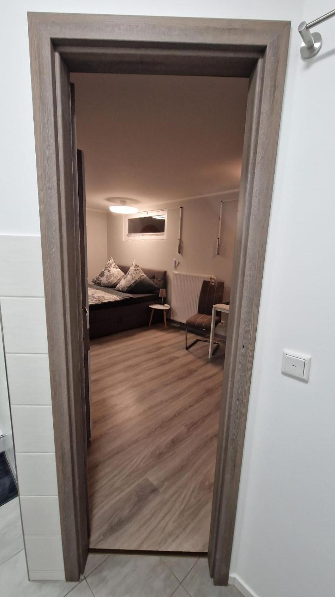 Ferienwohnung Oder Studio Dresden-Neustadt Inkl Parkplatz Mit Balkon Oder Terrasse Phòng bức ảnh